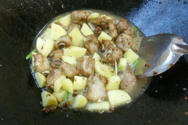 土豆烧排骨的做法图解7