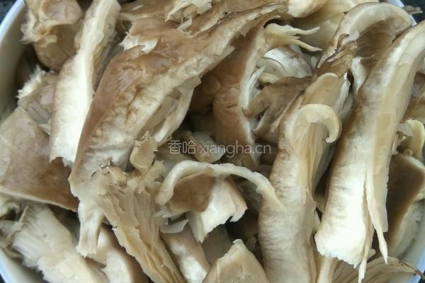 炒蘑菇肉的做法图解2