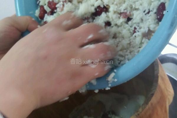 腊肉荸荠莲藕红枣糯米饭的做法图解6
