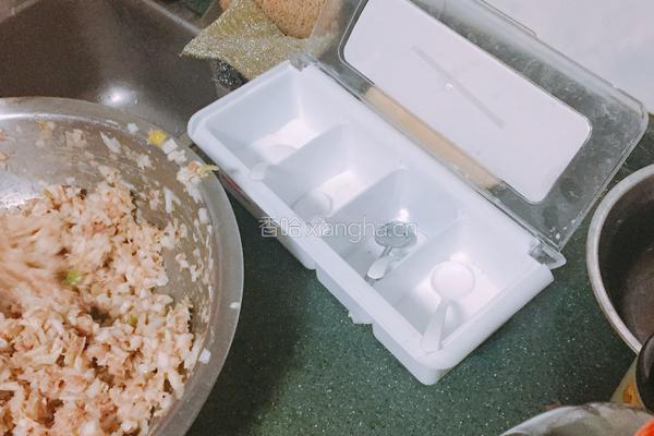 白菜猪肉饺子的做法图解10