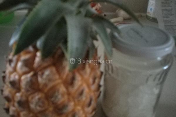 糖水菠萝的做法图解1