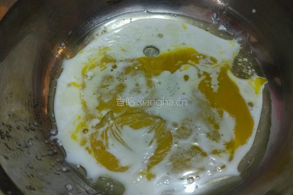 草莓玫瑰纸杯蛋糕的做法图解2