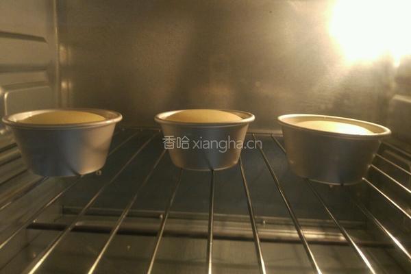 草莓玫瑰纸杯蛋糕的做法图解11