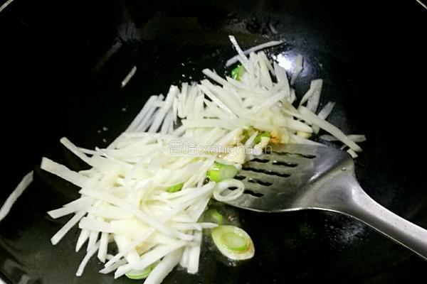 腊肠土豆丝的做法图解6