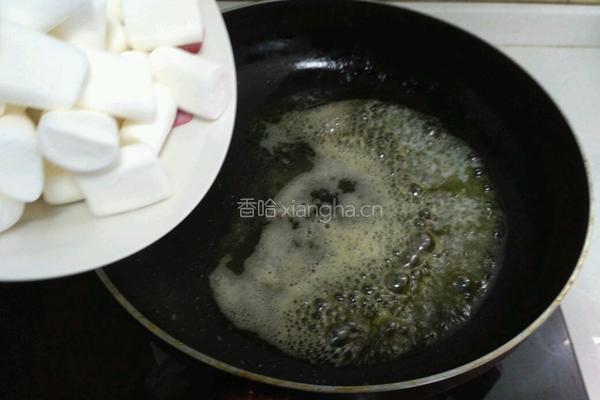 猕猴桃果干牛轧糖的做法图解3