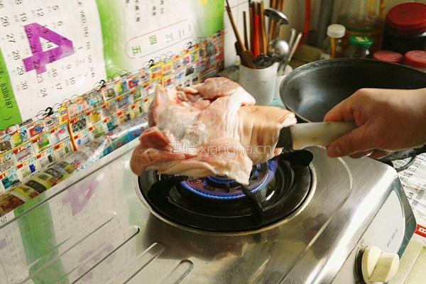 烧肘子的做法图解1