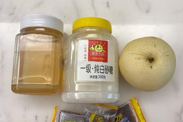 山楂拌梨丝的做法图解1