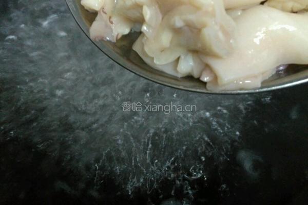 鱿鱼炒韮菜的做法图解7