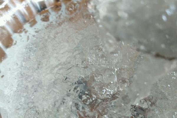 甜品……雪燕牛奶十煎紫薯饼的做法图解1