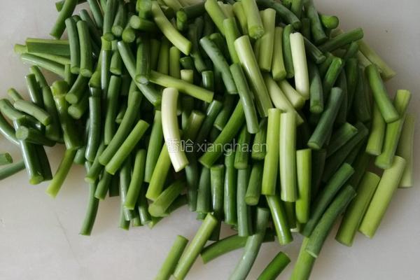 新春腊肉蒜苗的做法图解4