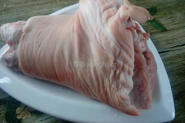 红烧猪肘的做法图解1