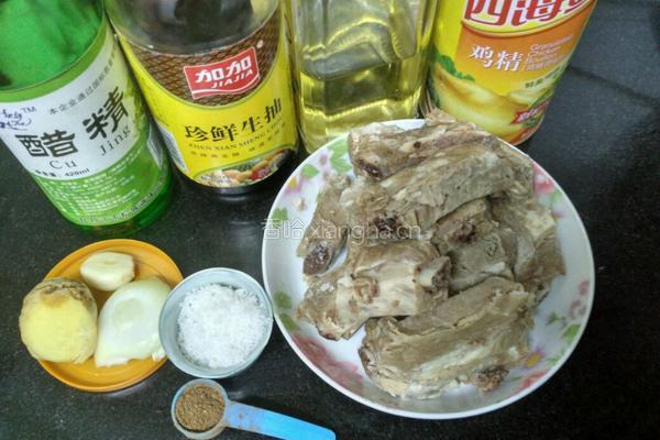 糖醋烧排骨的做法图解1