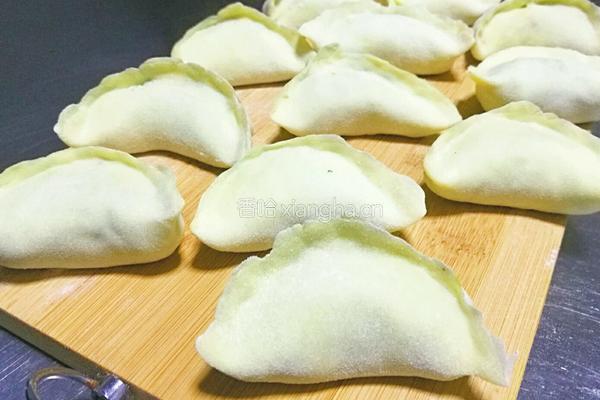 莴笋猪肉饺子的做法图解14