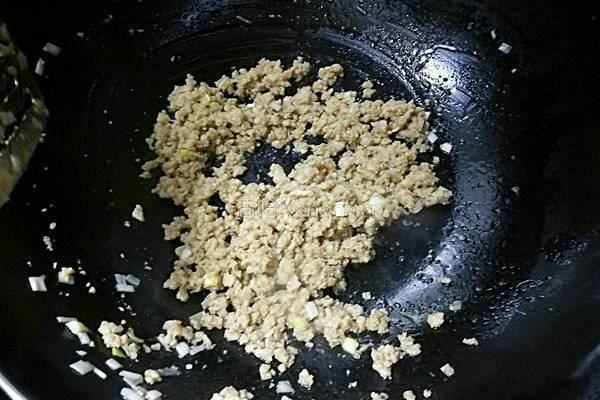 莴笋猪肉饺子的做法图解8