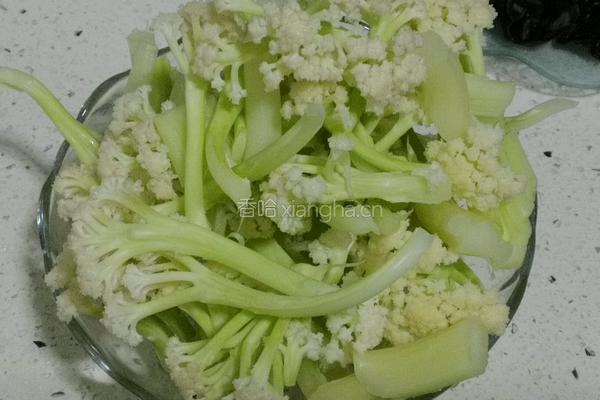 玉扇翡翠花菜的做法图解2