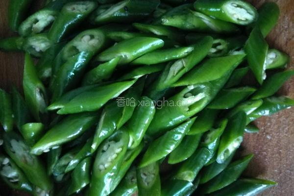 尖椒蒜苗肉丝的做法图解4