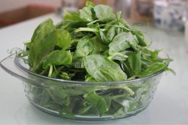 虾仁豌豆粥的做法图解1