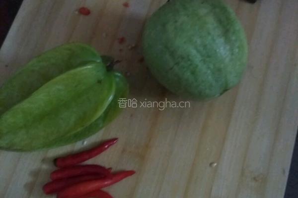 爽口酸辣杨桃番石榴的做法图解1