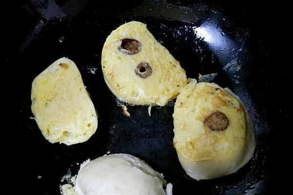 少油鸡蛋馒头片的做法图解4
