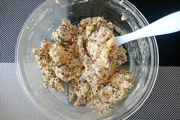 花生芝麻酥饼的做法图解12