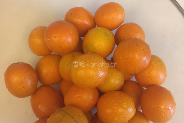 蜜制金桔的做法图解1