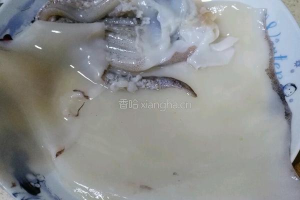 炒鱿鱼的做法图解1