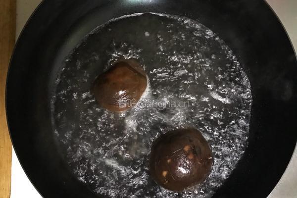 海参香菇蒸蛋的做法图解3