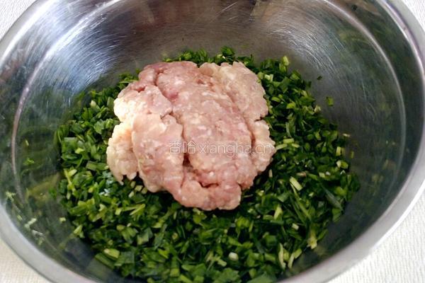 韭菜猪肉水饺的做法图解5