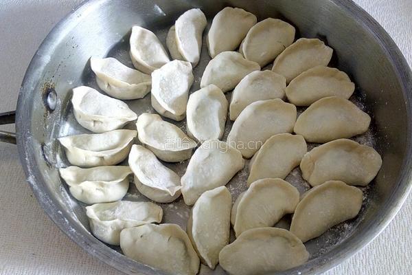 韭菜猪肉水饺的做法图解13