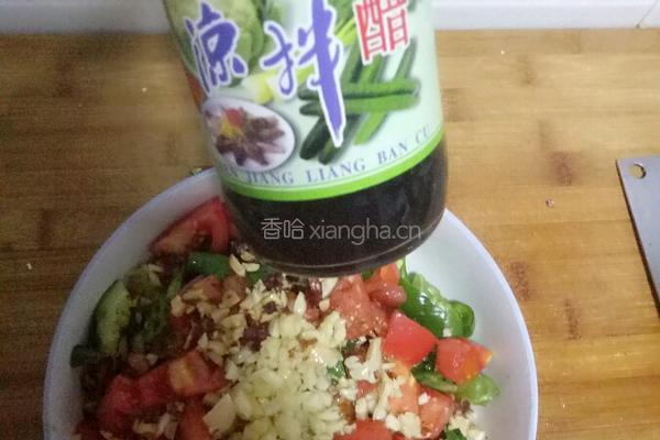 凉拌黄瓜西红柿青椒的做法图解7