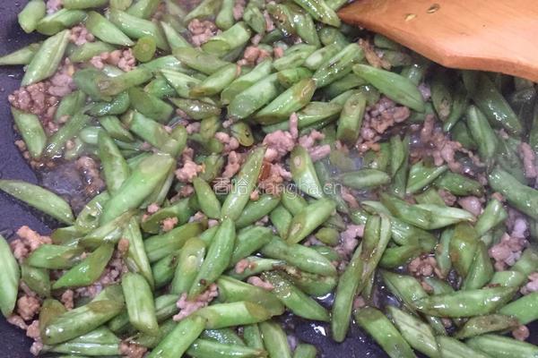 肉沫榄菜四季豆的做法图解4
