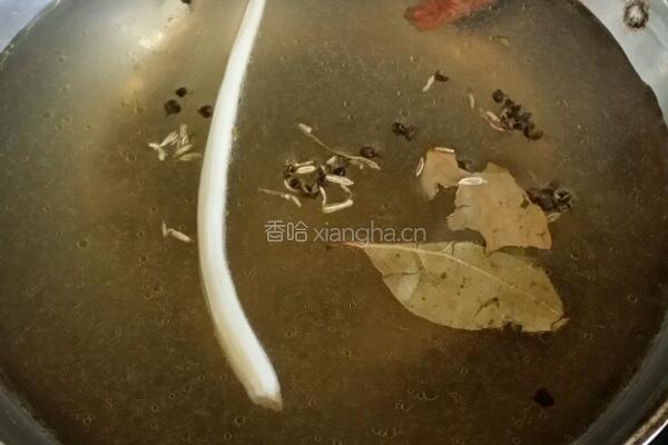 煮五香鸡蛋的做法图解2