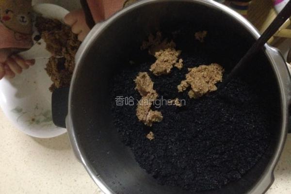 古法九九黑芝麻丸的做法图解2