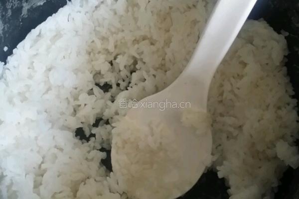 西红柿蛋炒饭的做法图解2