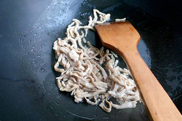 榨菜炒肉丝的做法图解3