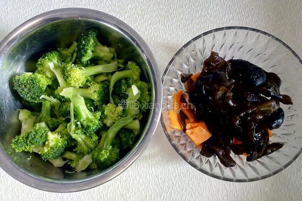 西兰花炒肉的做法图解6