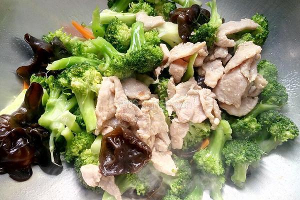 西兰花炒肉的做法图解12