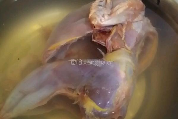 小野鸡炖蘑菇的做法图解2