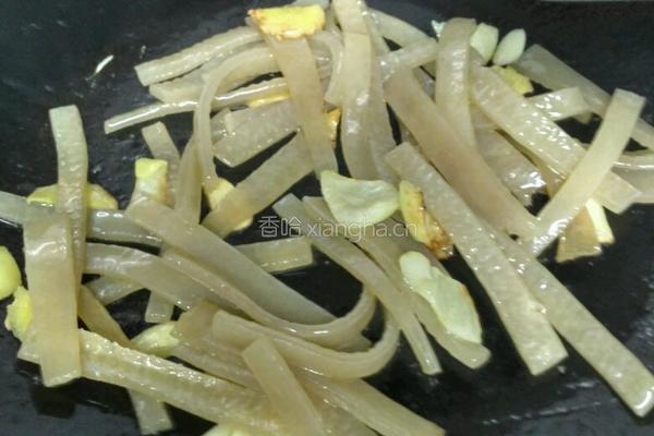 青椒炒肉皮的做法图解5