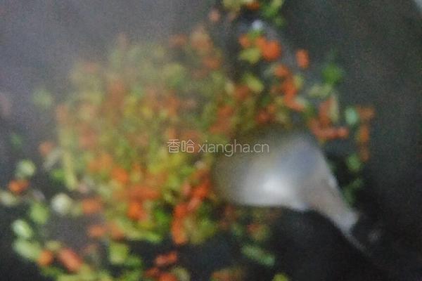 双蔬炒米（芹菜胡萝卜版）的做法图解9