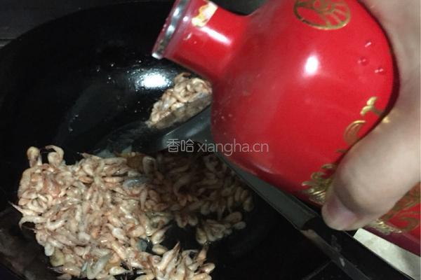 炒小河虾的做法图解4