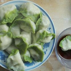 菜汁饺子的做法[图]