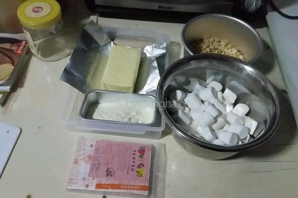 手工花生牛轧糖的做法图解1