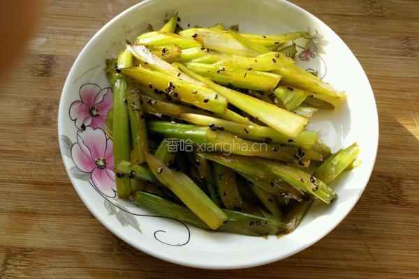 黑芝麻炒芹菜的做法图解12