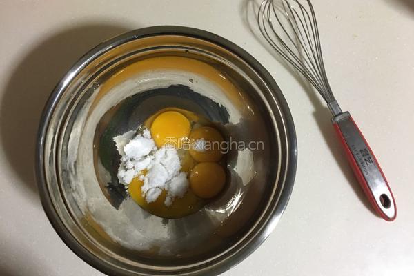 奶牛戚风蛋糕的做法图解2