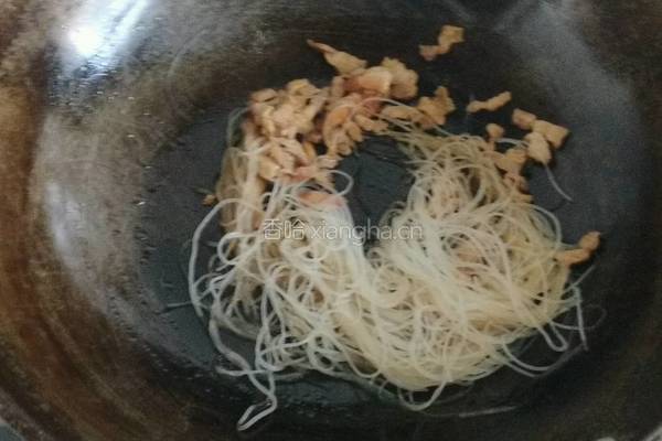 肉丝白菜炒粉丝的做法图解7
