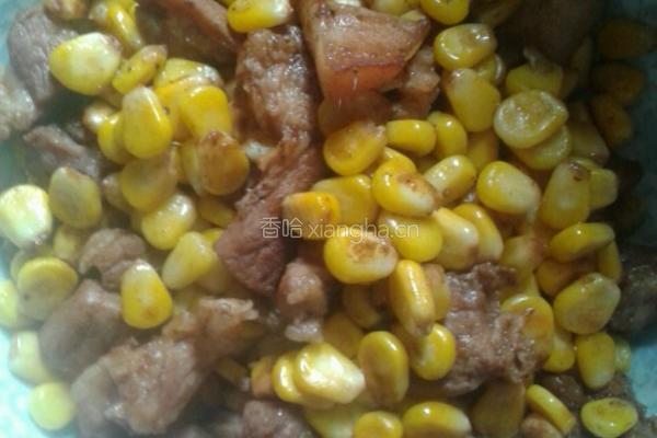 猪肉炒玉米的做法图解5