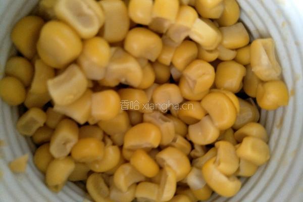 蟹肉玉米汤的做法图解2