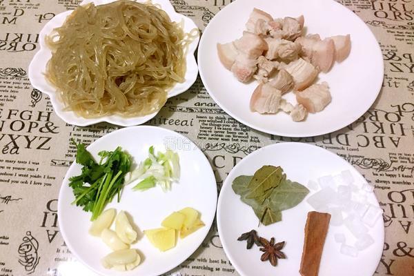 猪肉炖粉条的做法图解4