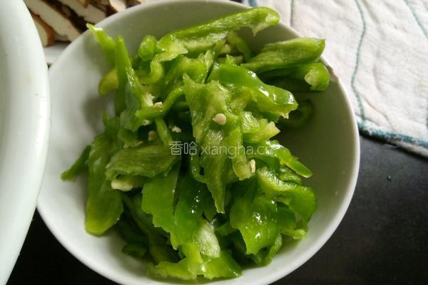 青椒炒香干的做法图解2